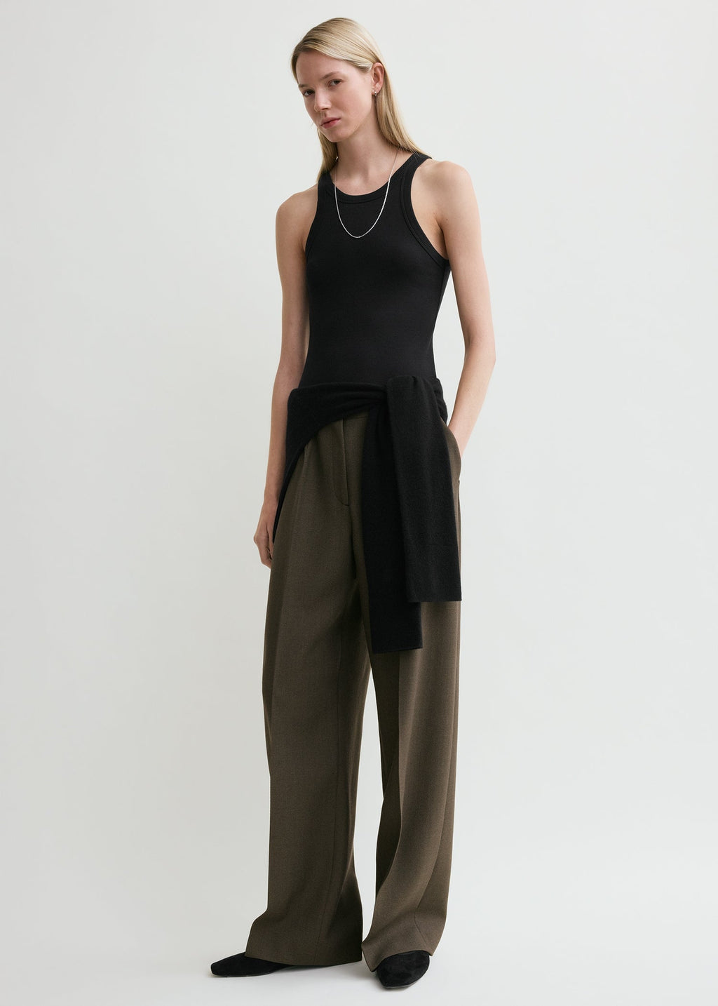 Curved rib tank black